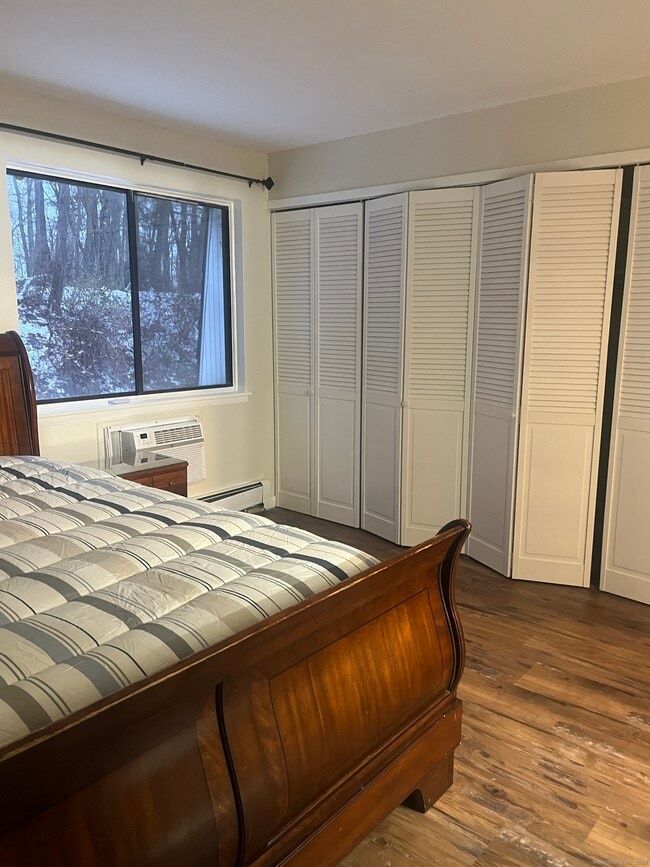 Building Photo - 244 High Path Rd