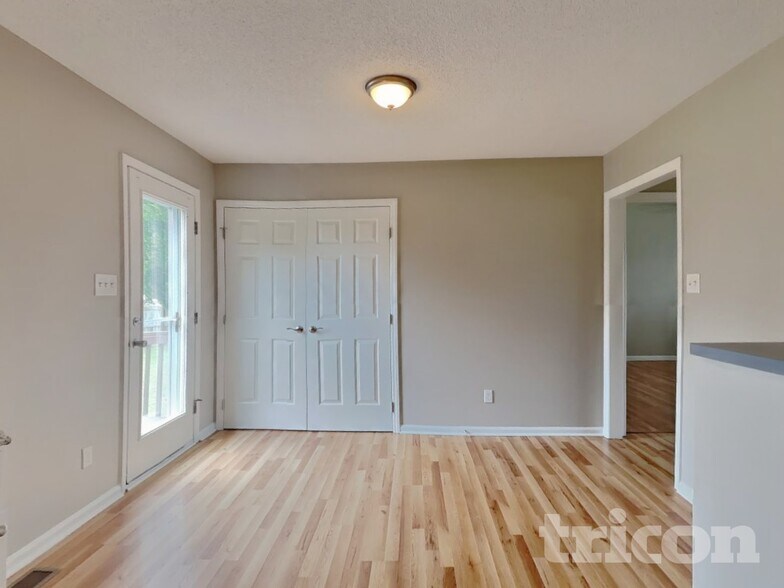 Building Photo - 109 Impressive Ln