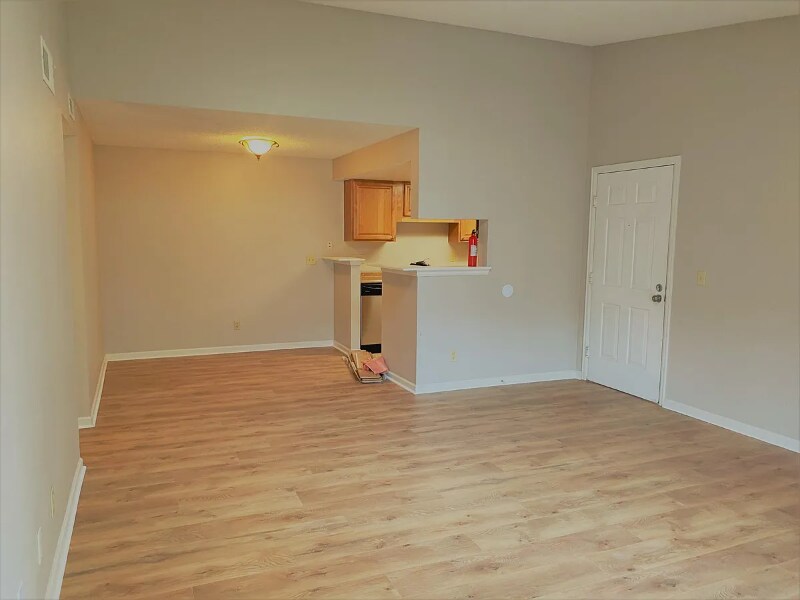 Building Photo - 8225 Fairmount Dr