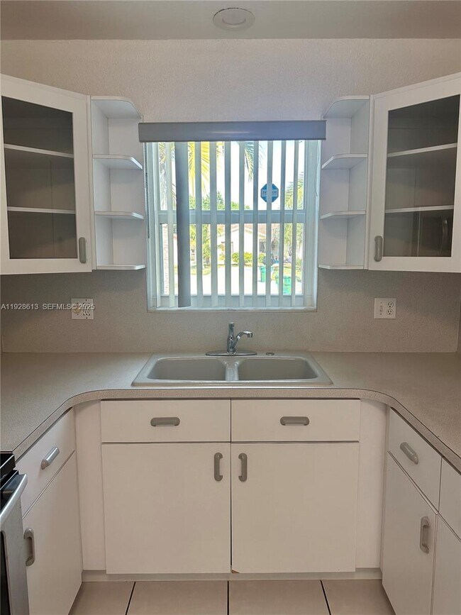 Building Photo - 12500 SW 251st Terrace