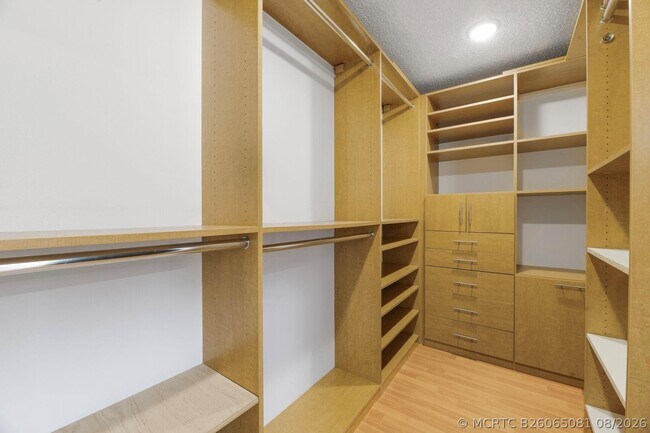 Building Photo - 3800 N Hills Dr