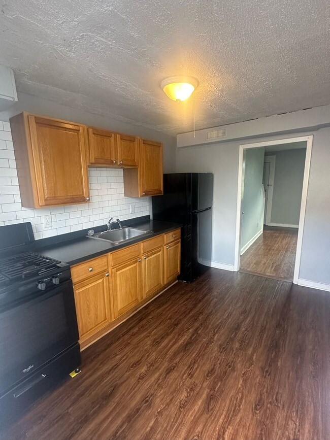 Building Photo - 3-9 Benefield Place