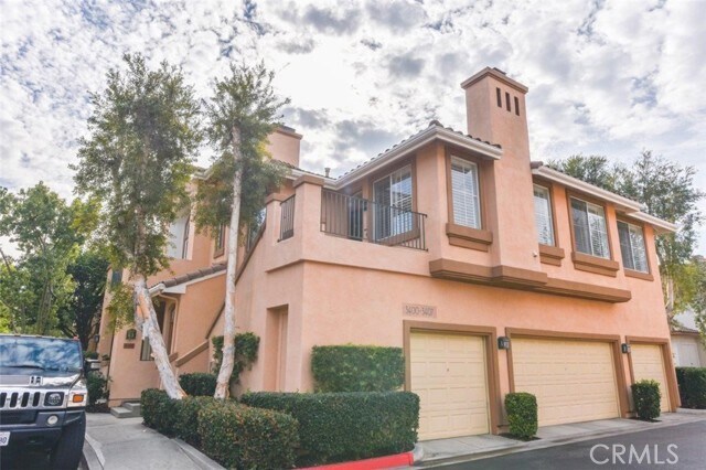 Building Photo - 3400 Ladrillo Aisle