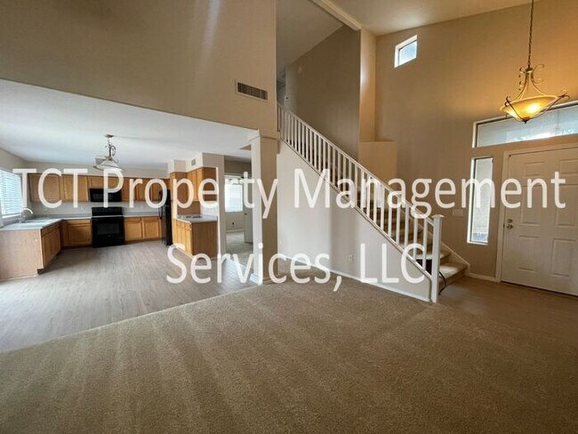 Building Photo - Updated Home with Downstairs Bedroom
