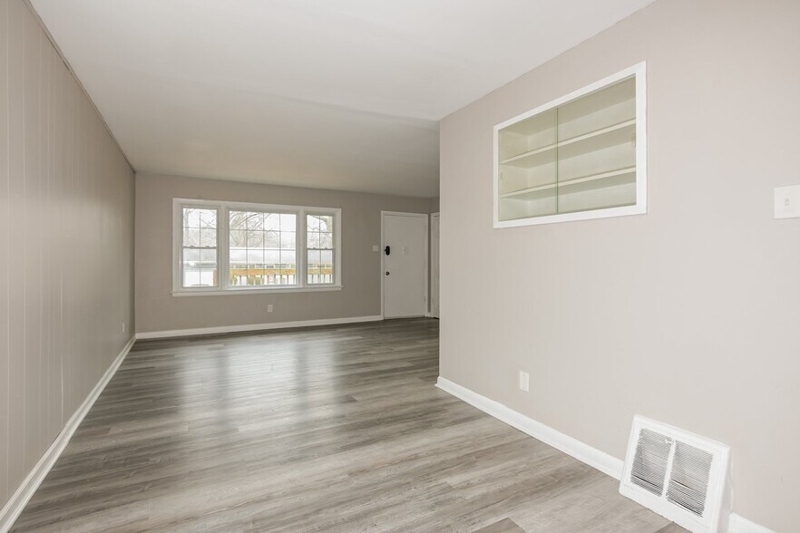 Building Photo - 1048 Renshaw Dr