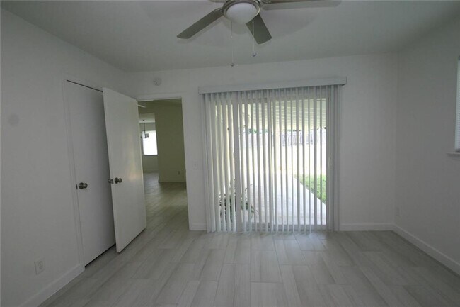 Building Photo - 7209 Shadywood Dr