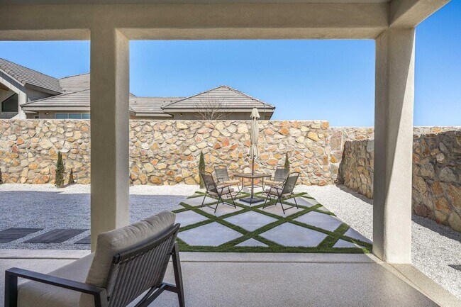 Building Photo - 3865 Jericho St