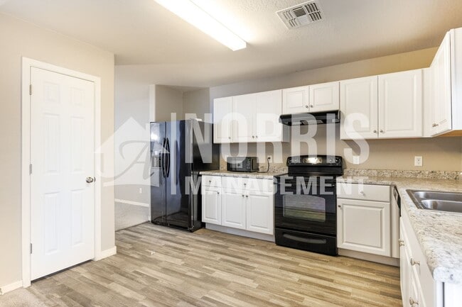 Building Photo - Two Story Home For Rent Available Now!