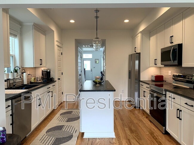 Building Photo - 1318 N 34th St