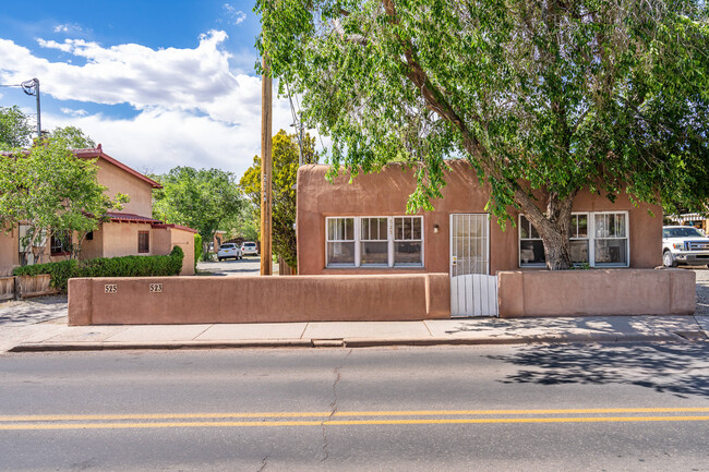 Exterior - 523 Agua Fria St