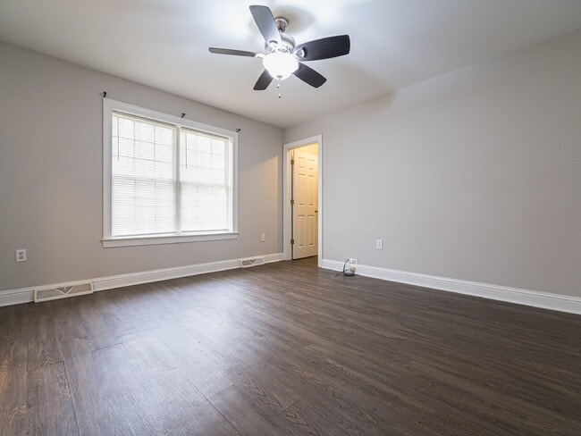 Building Photo - "Charming 3-Bedroom Retreat with 2 Full Baths in Gastonia - Your Cozy Haven Awaits!"