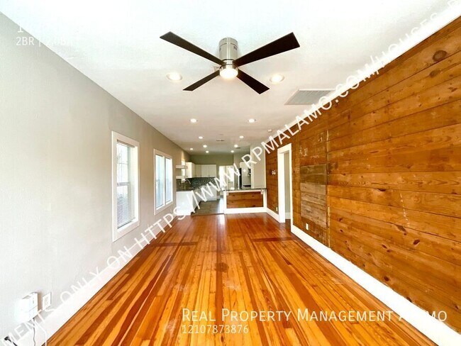 Building Photo - 1427 Burnet St