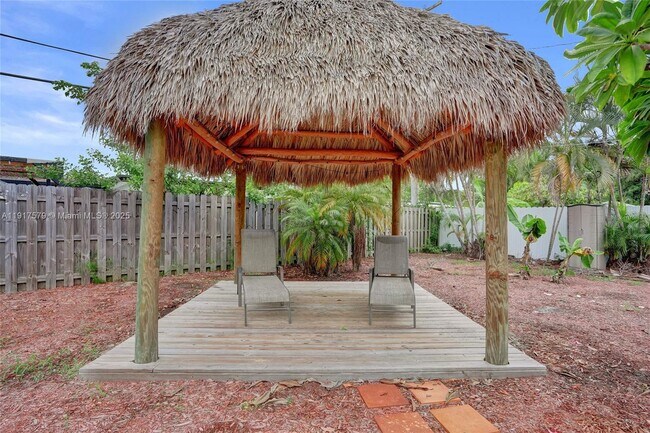 Building Photo - 2281 SW 15th St