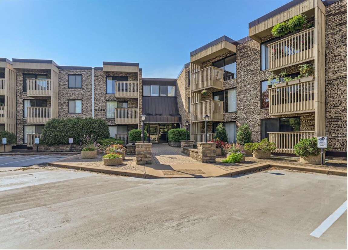 Front Of Building - 9400 Old Cedar Ave S