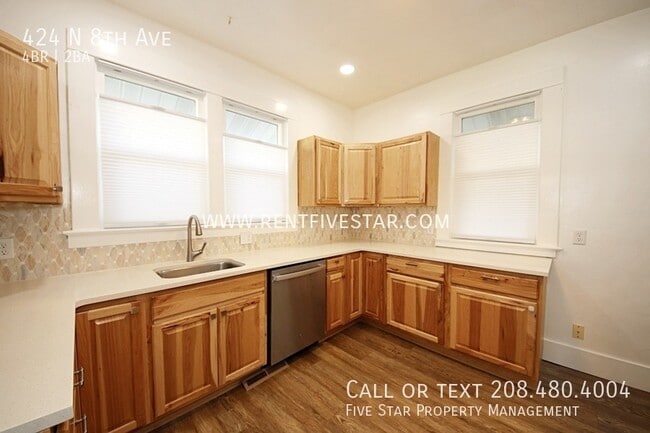 Building Photo - 424 N 8th Ave
