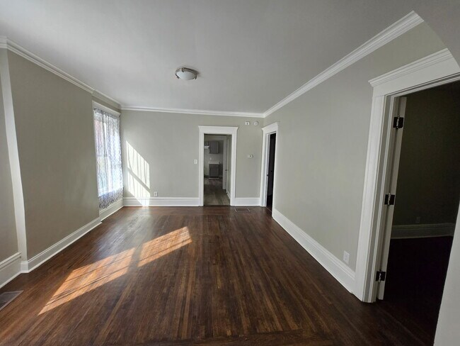 Building Photo - 506 W New York St