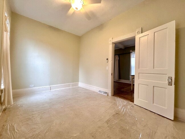 Building Photo - Three Bedroom Home in Muskegon