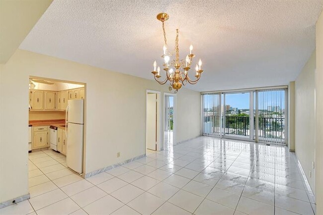 Building Photo - 531 N Ocean Blvd