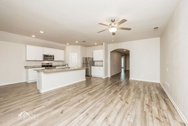 Building Photo - 1934 Delta Downs Dr