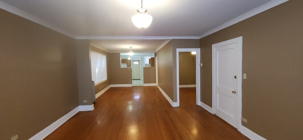 Primary Photo - 7944 S Lafayette Ave