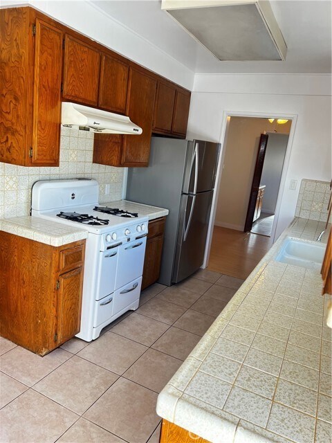 Building Photo - 1820 Olympus Ave