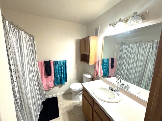 Building Photo - 112 W 1230 N