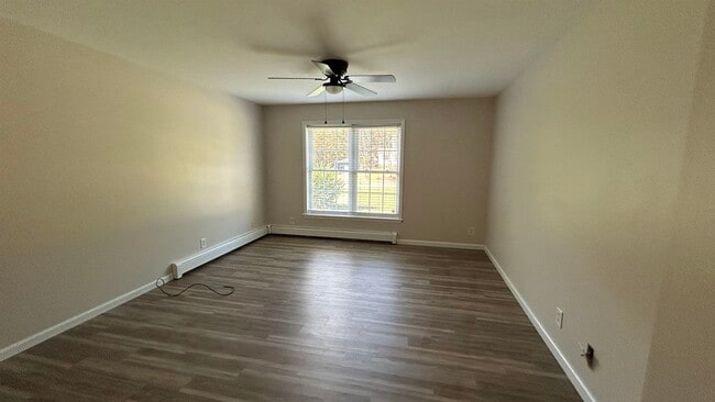 Building Photo - 16 Nickalicia Way