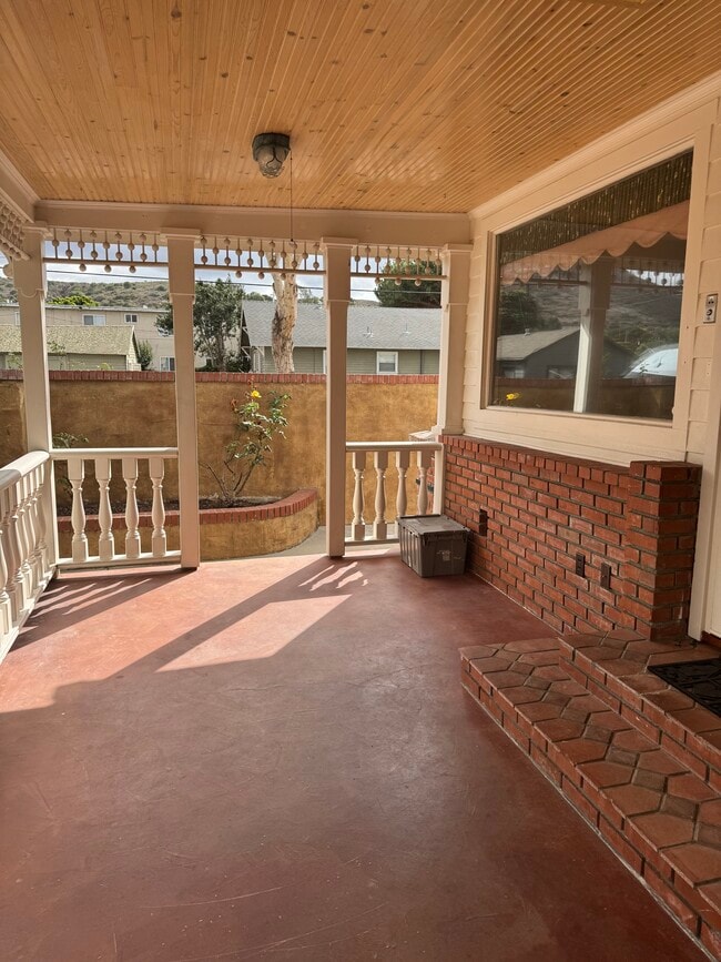 Primary Photo - 105 E Olive Ave