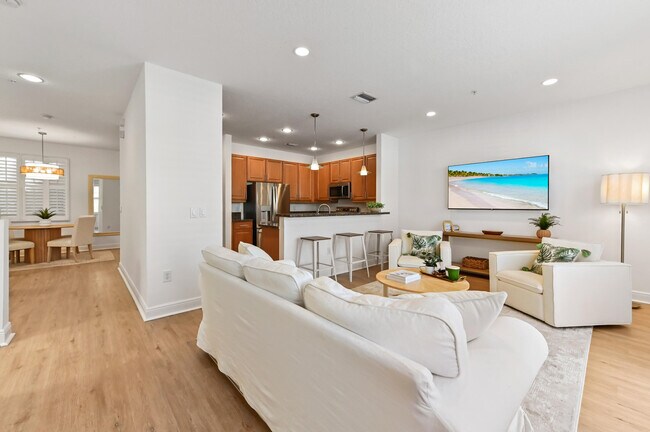 Building Photo - 642 NW 38th Cir