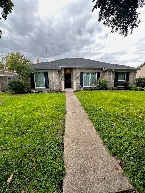 Primary Photo - 2214 Briarview Dr