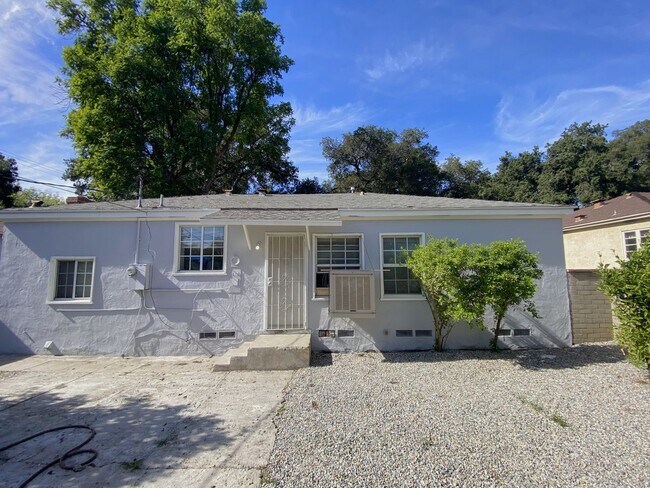 Building Photo - 2717 N Crescent Ave