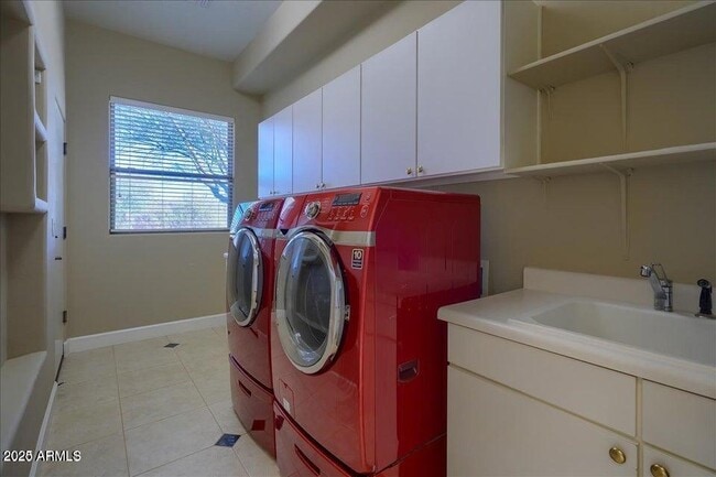 Building Photo - 6789 E Saber Rd