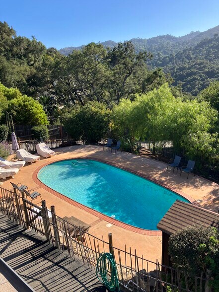 Primary Photo - 156 Muerdago Rd