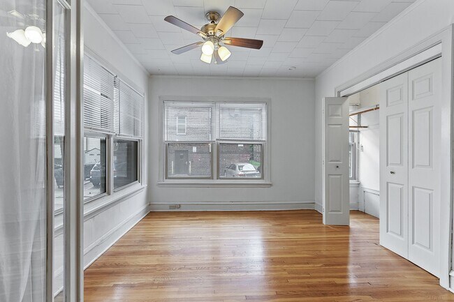 Building Photo - 2216 Harriet Ave