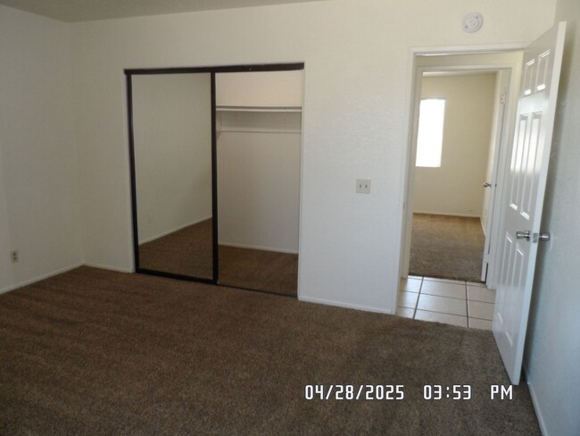 Building Photo - 3 Bedrooms, 2 Bathroom, Large Fully Fenced...