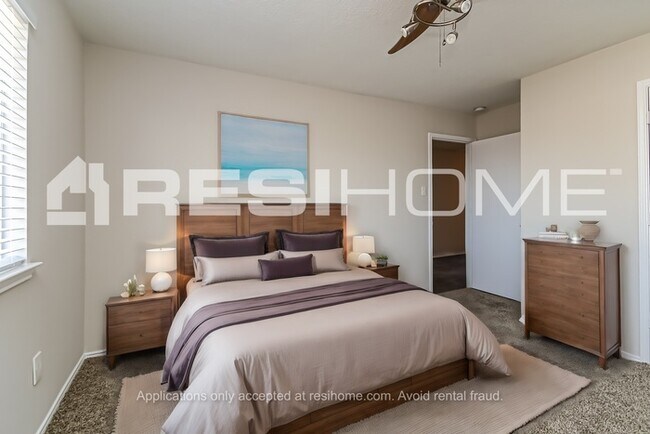 Building Photo - 17203 Hawks Landing Dr