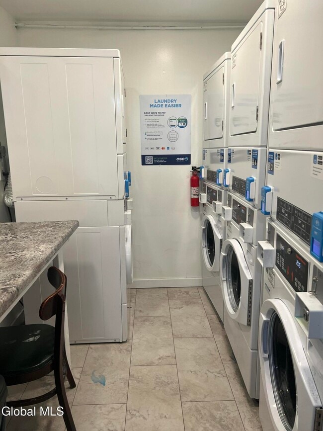 Building Photo - 5 Broadway