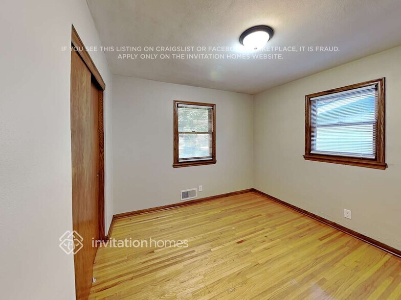 Building Photo - 1345 9th Ave S