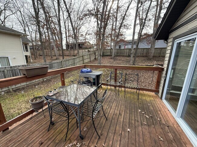 Building Photo - 3104 Oak Lawn Dr