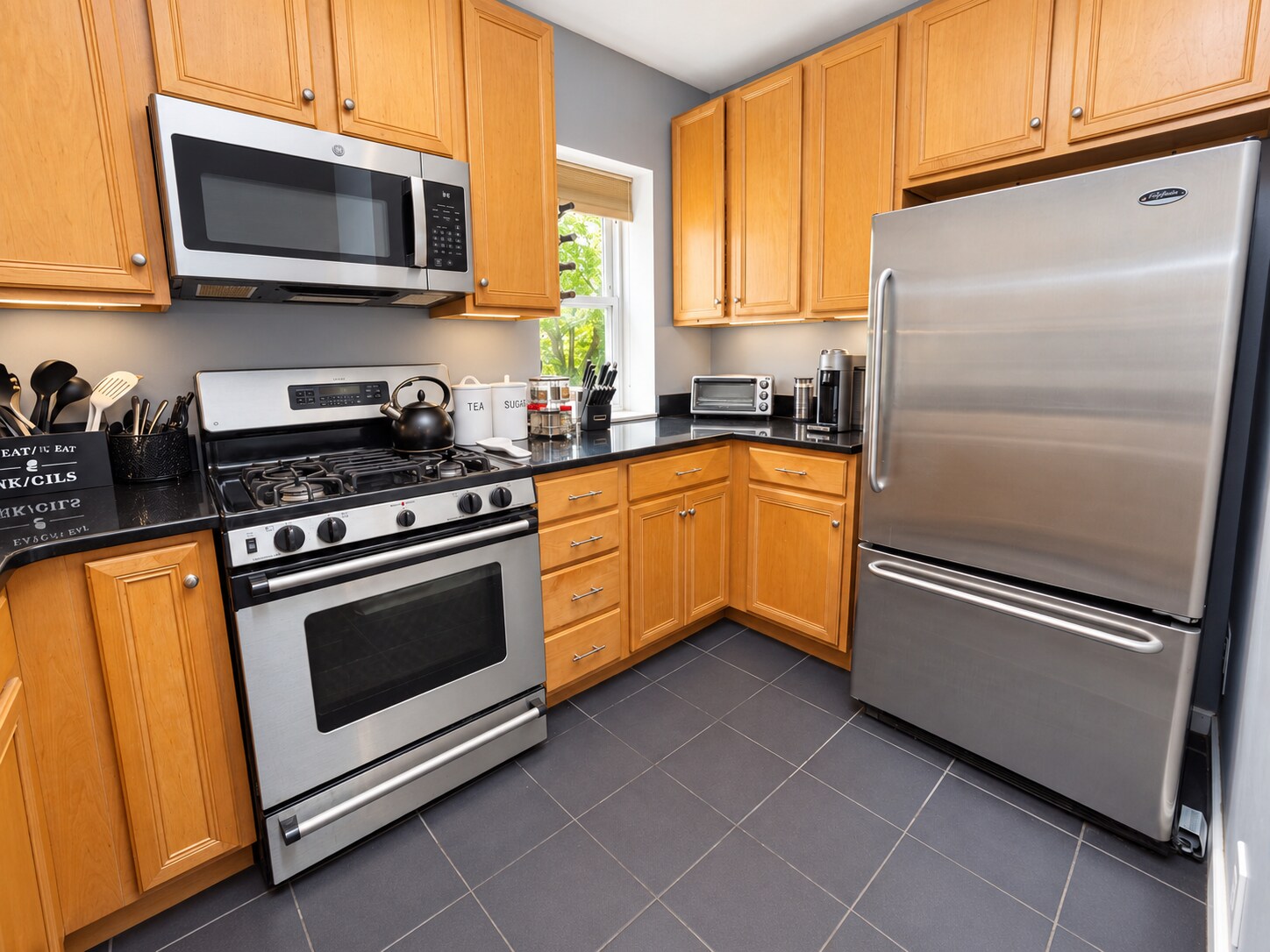 Building Photo - 1021 E 46th St