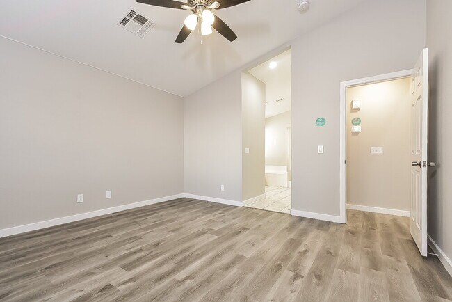 Building Photo - 6901 Rosinwood St