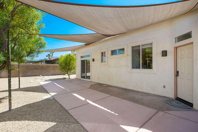 Building Photo - 45160 Debbie Dr