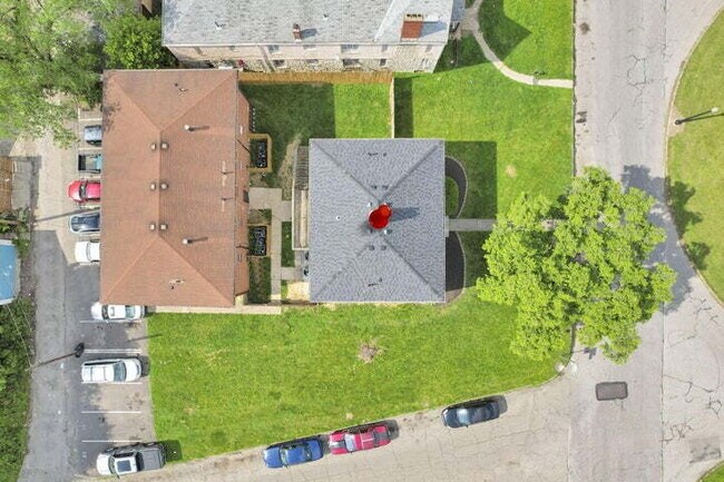 Building Photo - Charming 1BD/1BA Near Downtown Columbus — Minutes to German Village