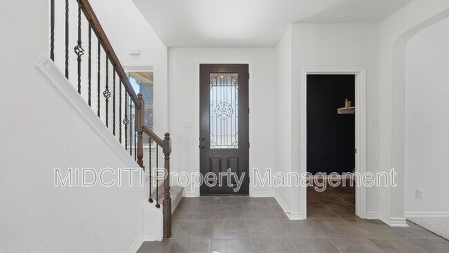 Building Photo - 10419 Salitrillo Bnd