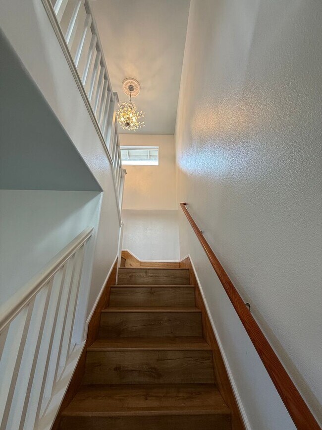 Building Photo - Spacious 4 Bed, 3 Bath in Ocean Pointe.