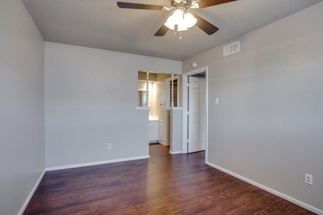 Building Photo - 3715 53rd St