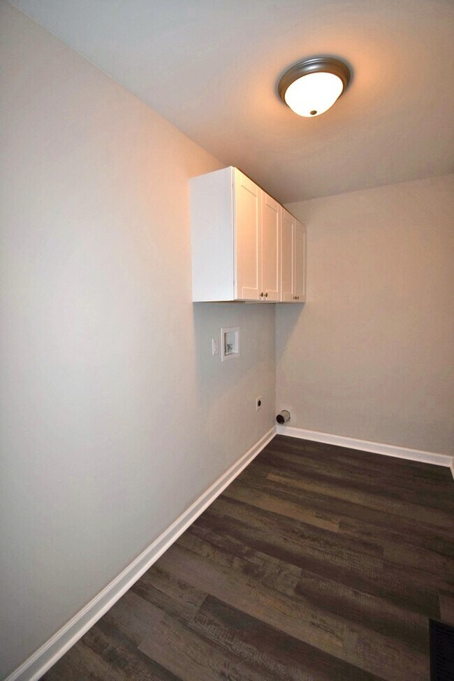 Building Photo - Beautifully remodeled 4BR/2BA one level home in M'boro, triple Rockvale schools!