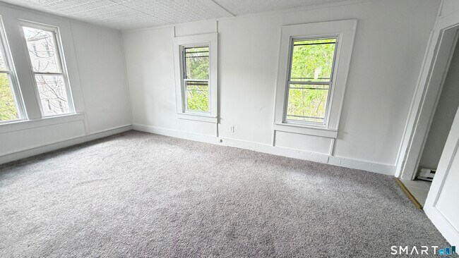 Building Photo - 113 Southview St