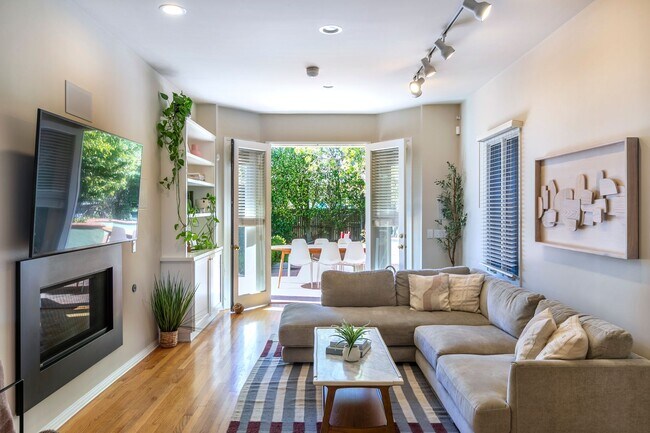 Building Photo - MODERN ARCHITECTURE W/ BEACH CHARM: BRIGHT & AIRY, 4BR3BA, 2-STORY HOME W/ OPEN & BRIGHT LIVING S...