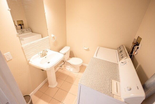 Building Photo - 5337 Washington St